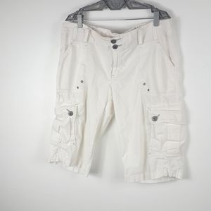💕CUTE💕Old navy white cargo style shorts
